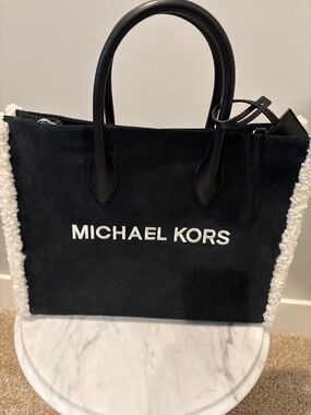 Michael Kors Mirella medium tote